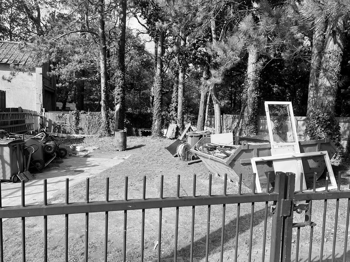 Nothing personal <a href="/ChristchurchFC_/">Christchurch FC</a> every club at this level has one , although tbf crap corner is very well secluded here at Hurn 😂 #aroundthegroundsfor20pounds