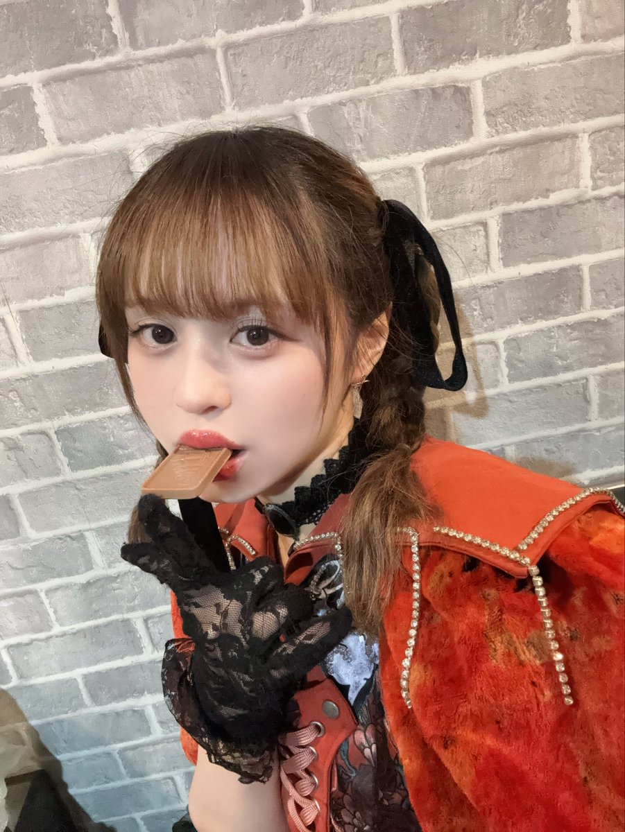 大森靖子、白椿明溟(缶バッジ)、MAPA (宇城、神西、紫凰: チェキ) 大森靖子、白椿明溟(缶バッジ)、MAPA (宇城、神西、紫凰: チェキ