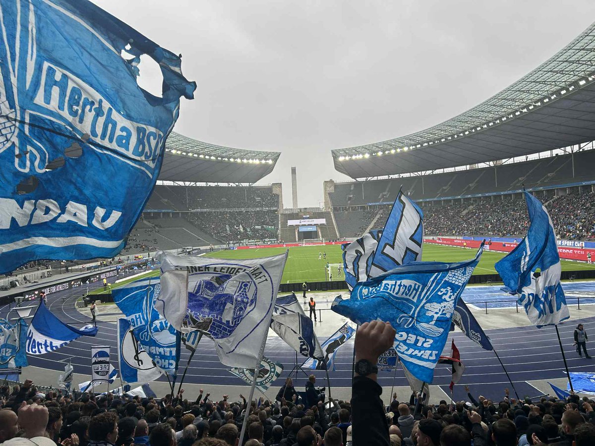 trick_med_P's tweet photo. Heimsieg og Dobbeltpack af Grønning 💙
#HaHoHe https://t.co/lQ0mKCP8eJ