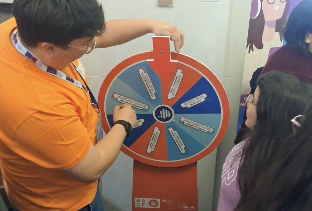 ¿Estás en Santiago?🤩🇦🇶 Acércate al <a href="/Museo_MAC/">Museo de Arte Contemporáneo</a> a celebrar el #FestivalDeLasCiencias y visita nuestro stand <a href="/MilenioBASE/">Instituto Milenio BASE</a> en la 2da Feria Descubriendo Conocimientos <a href="/VID_UChile/">Investigación UChile</a> <a href="/uchile/">Universidad de Chile</a> 

🗓️Hoy sábado 4 de octubre
⏰Hasta las 14:30 horas

<a href="/CentrosAnid/">Centros ANID</a> <a href="/min_ciencia/">Ministerio de Ciencia</a>