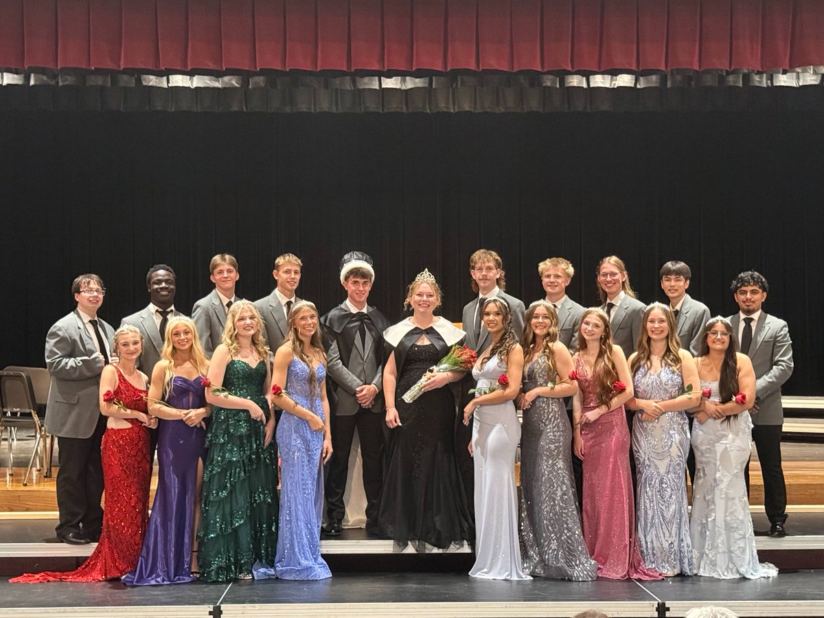 Congratulations to #SCCSD East High School's 2025 homecoming court, including King Cal Jepsen and Queen Ziva Shultz! We hope you have a fun and safe dance tonight 🧡 🖤
