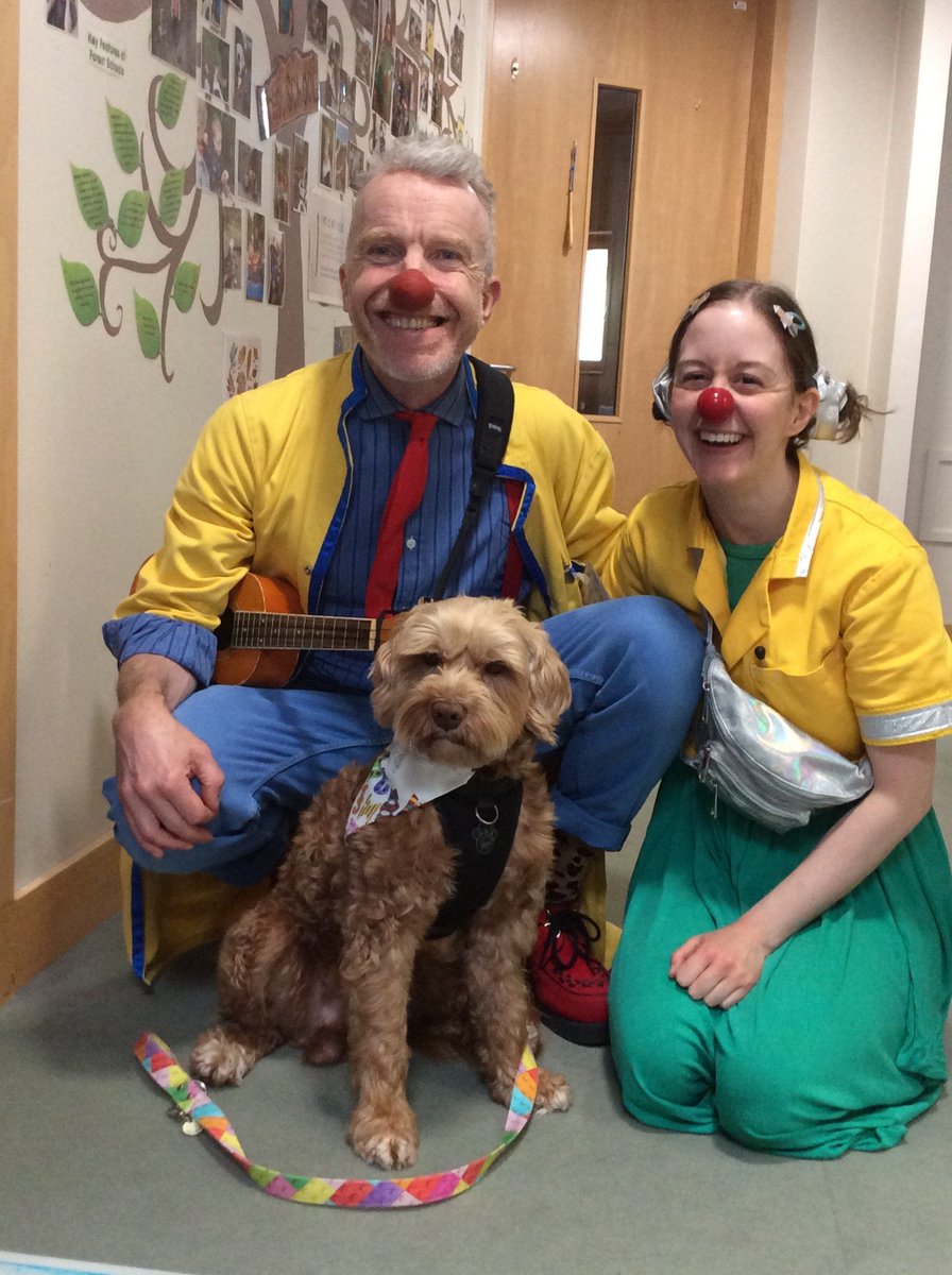 In Dunbartonshire: 𝐓𝐡𝐞𝐫𝐚𝐩𝐞𝐭®𝐅𝐨𝐫𝐝 &amp; volunteer 𝐒𝐮𝐞 visit 𝐑𝐨𝐛𝐢𝐧 𝐇𝐨𝐮𝐬𝐞 𝐂𝐡𝐢𝐥𝐝𝐫𝐞𝐧'𝐬 𝐇𝐨𝐬𝐩𝐢𝐜𝐞 in Balloch where they met "𝑻𝒉𝒆 𝑪𝒍𝒐𝒘𝒏𝒅𝒐𝒄𝒕𝒐𝒓𝒔". 🐾🐾
<a href="/supportCHAS/">Children's Hospices Across Scotland</a> <a href="/NHSGGC/">NHS Greater Glasgow and Clyde</a> <a href="/TherapetC/">@Therapet-CCST</a> <a href="/CanineConcern/">CanineConcernTrust</a>  <a href="/burnspetfood/">Burns Pet Nutrition</a>  
therapet.org.uk