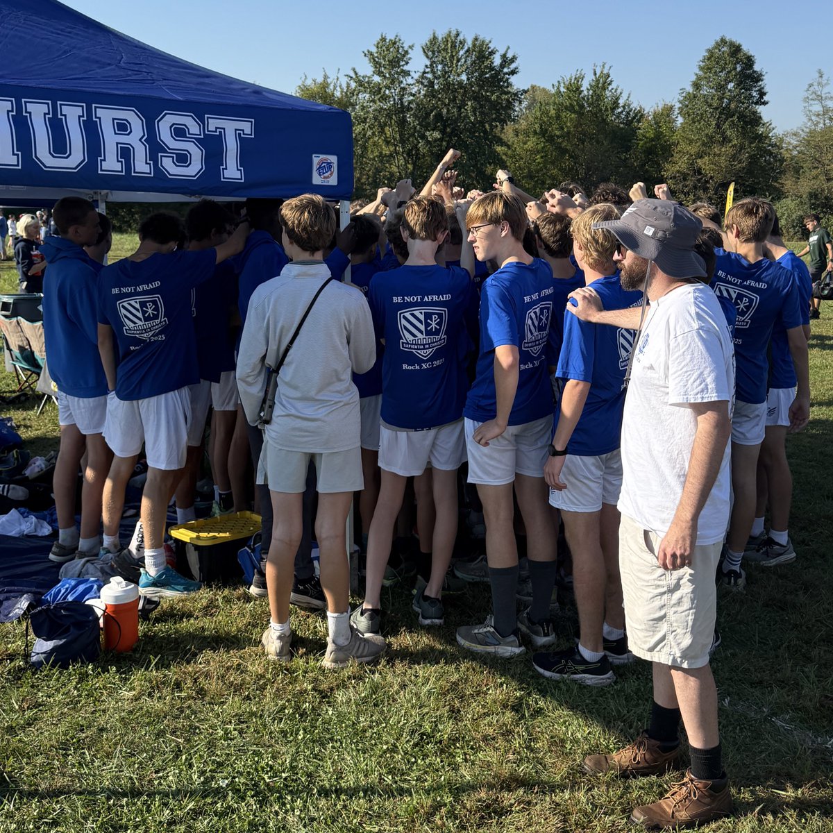 Beautiful morning for a race! Let's go <a href="/HawkletsXC/">Rockhurst HS Cross Country</a>  👟 AMDG
