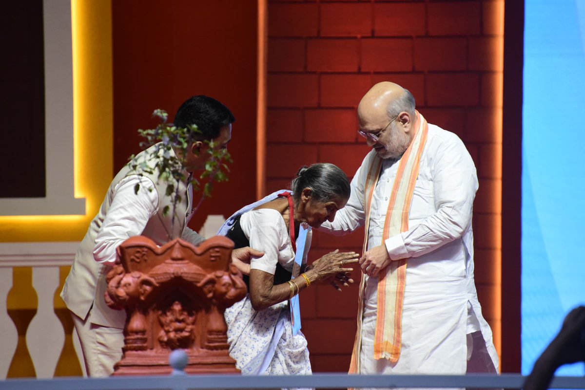 RohanKhaunte's tweet photo. Hon’ble HM Shri Amit ShahJi renders a Huge Impetus to Goa’s Economy as he dedicates Infra Development Projects worth ₹ 2451 Crores and also launched “Mhaje Ghar Yojana” reinforcing BJP’s Commitment towards Housing For All.

#SwayampurnaGoem #ViksitBharat-2047 #MhajeGharYojana https://t.co/shLhvJDmtI