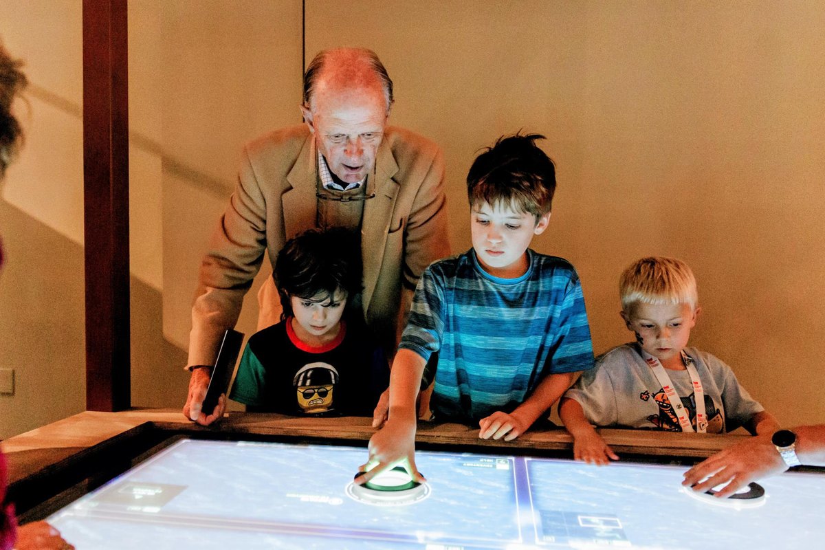 EVNautilus's tweet photo. Congratulations to OET's Founder and President, Dr. #RobertBallard, on the opening of the brand-new traveling #museum exhibit "Finding Titanic: The Secret Mission" at @PeoriaMuseum, produced by Flying Fish in collaboration with OET and sponsored by @USNavyResearch and @NOAA. https://t.co/0jXp9Ku9R7