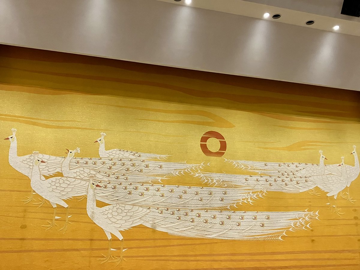 前に市川の東山魁夷記念館で東山魁夷原画の市川市文化会館の緞帳