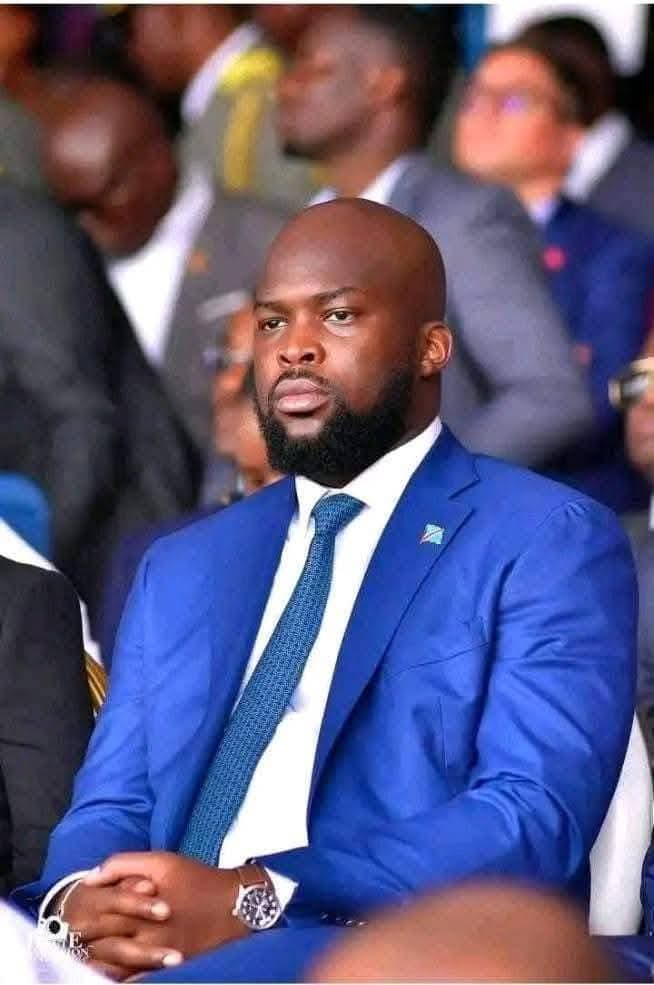 🛑 Dossier Scandale d’Antony Tshisekedi dans une boite de nuit à Kinshasa-Gombe: Selon plusieurs sources et des témoins oculaires de la scène, Antony Tshisekedi se serait disputé avec un certain Jean Jacques Litho, qui serait soldé à une bagarre avant les tirs à balles réelles à