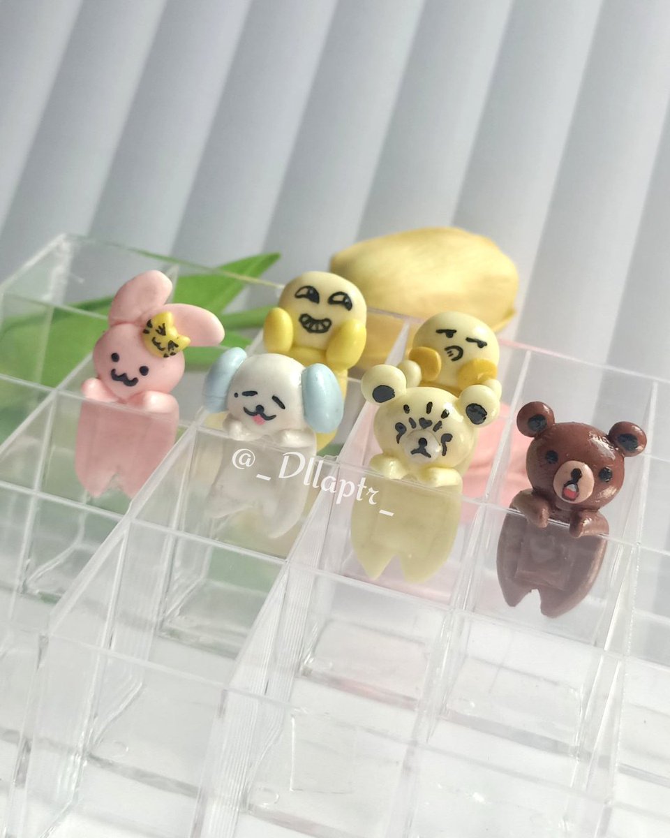 _dllaptr_'s tweet image. WTS Ready Stock Clay Phone Hippers NCT Doll🍃✧˚.💚
⋆ Gomdo lee  
⋆ Cheetah lee  
⋆ Muongi  
⋆ Pinky Nana 
⋆ HeungChit Ppang 
⋆ Teehee 
IDR 25k/pcs 

#WTS #WTB #NCTDREAM #phonehippers #zonajajan #KPOPMERCH