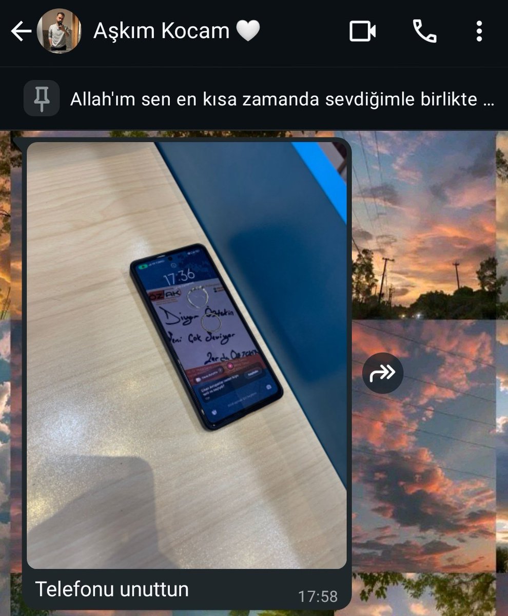 Şakası gelmiş 🤦🏻‍♀️ 
Telefonun resmini önceden çekmiş elimde ki telefonu unuttuğumu iddia ediyor 🙄