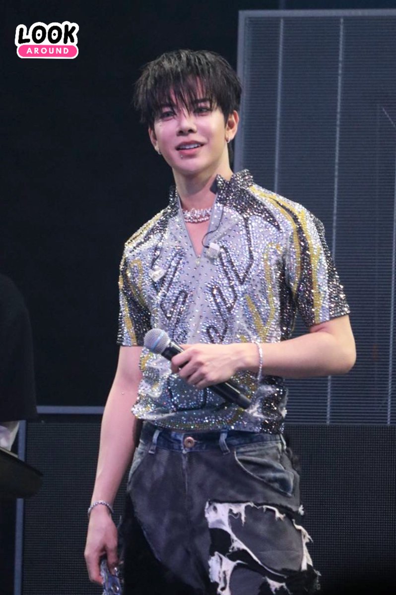 LookAround_TH's tweet photo. “เบ้บ ธนทัต” มากับชุดแพรว���ราวสะท้อนตาสุด✨✨ในงานคอนเสิร์ต BABII BASH CONCERT🎶🎤

TANATAT 27th BIRTHDAY PARTY
#BabiibashConcert
 #babiibabe #BabiiBashGAMEON https://t.co/5NDIdIuUfx