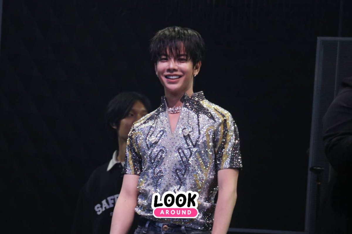 LookAround_TH's tweet photo. “เบ้บ ธนทัต” มากับชุดแพรว���ราวสะท้อนตาสุด✨✨ในงานคอนเสิร์ต BABII BASH CONCERT🎶🎤

TANATAT 27th BIRTHDAY PARTY
#BabiibashConcert
 #babiibabe #BabiiBashGAMEON https://t.co/5NDIdIuUfx