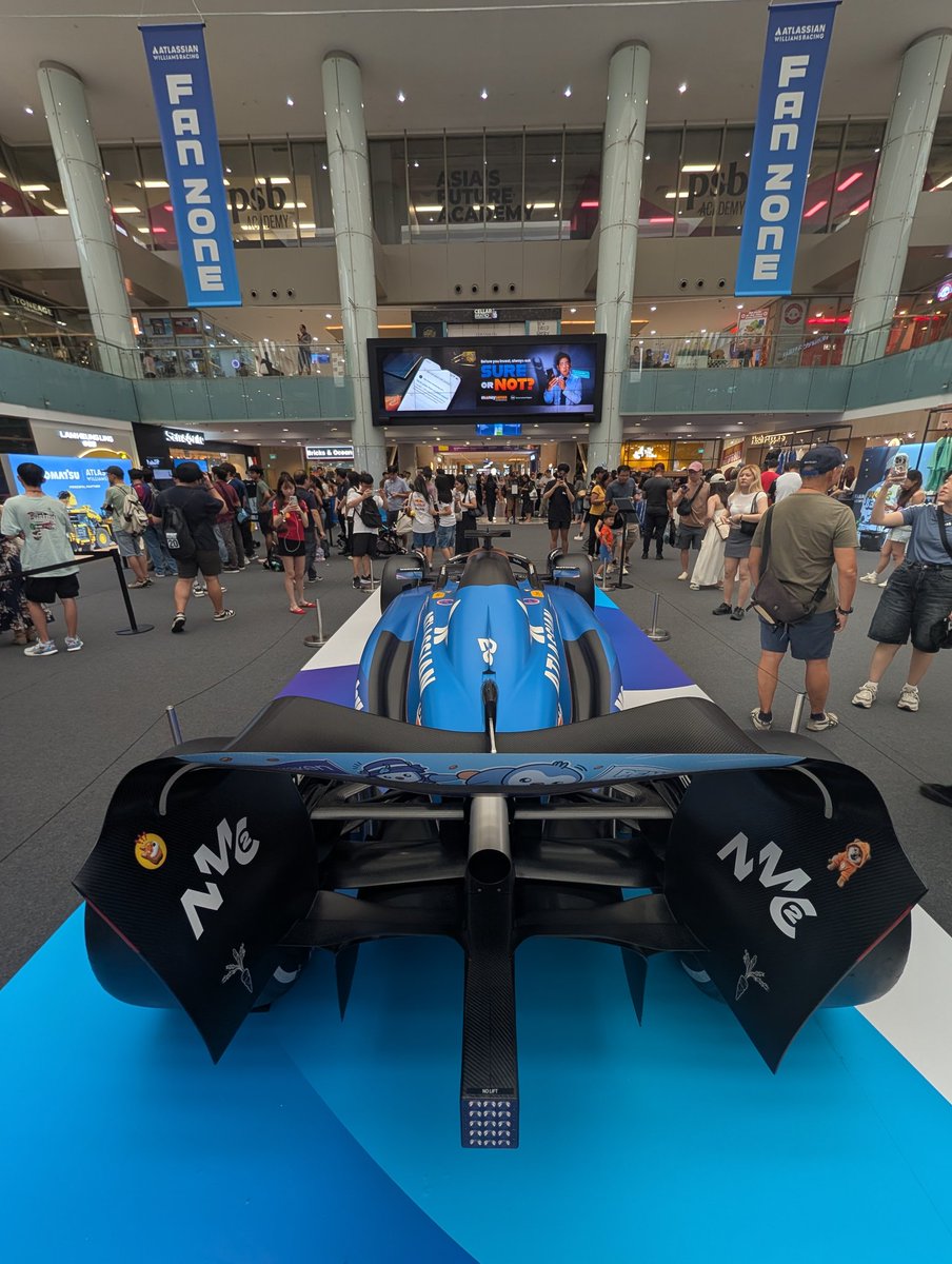 The majesty of a F1 car 😍