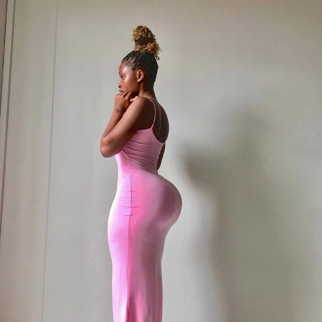 fwpamzy's tweet image. A night with her or 2btc?