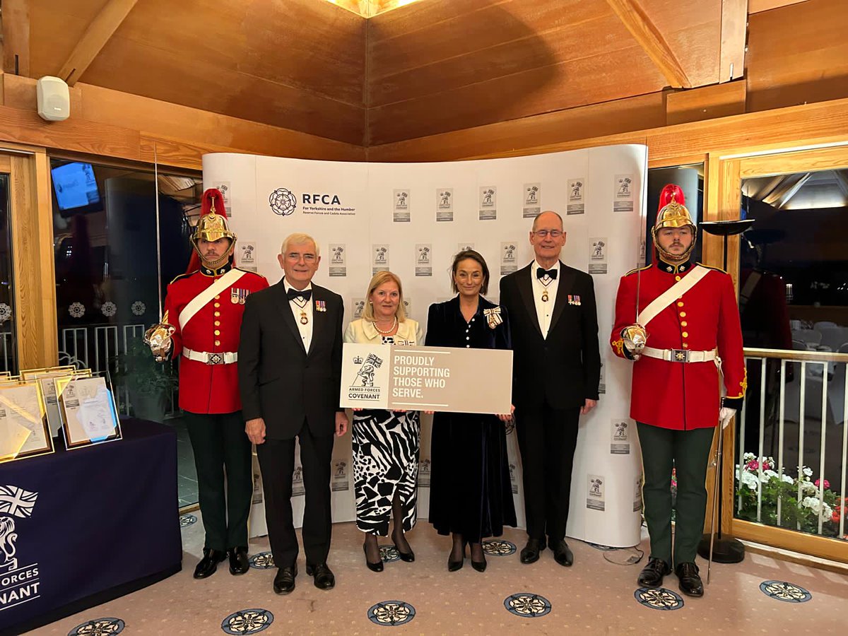 #ERLordLieutenant attended #ERSilverAwards at York Racecourse, celebrating 17 amazing employers from Yorkshire &amp; the Humber recognised by <a href="/RFCAYH/">RFCA Yorkshire and the Humber</a> - congratulations to all the recipients👏👏
#ERLieutenancy #SupportOurForces #SilverERS25 #MilitaryRecognition #ArmedForcesCovenant