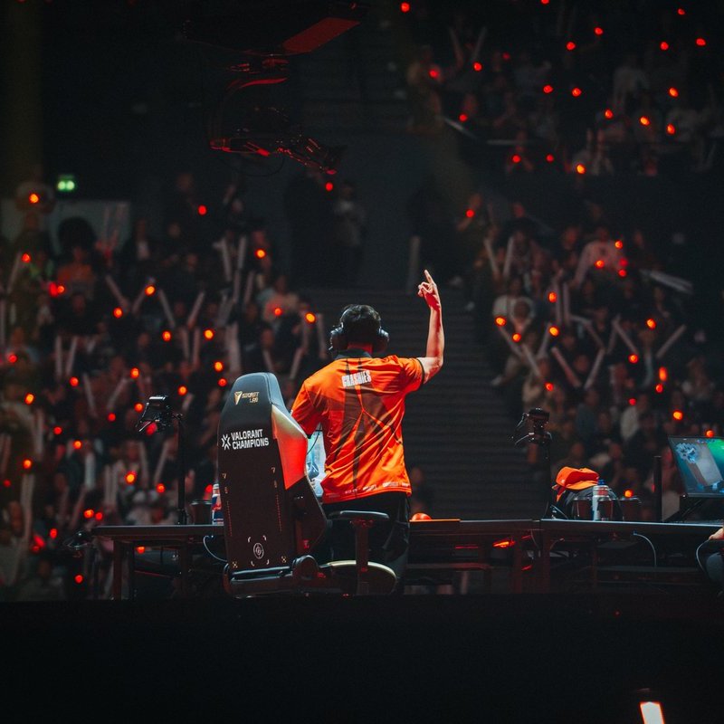 ValorINTEL's tweet photo. crashies today // #VALORANTChampions 

▪️ 65/39
▪️ +26
▪️ 225 ACS

Man wasn't leaving without reaching the Grand Finals 

(📸: @FNATIC) https://t.co/kqLOg1jKiu