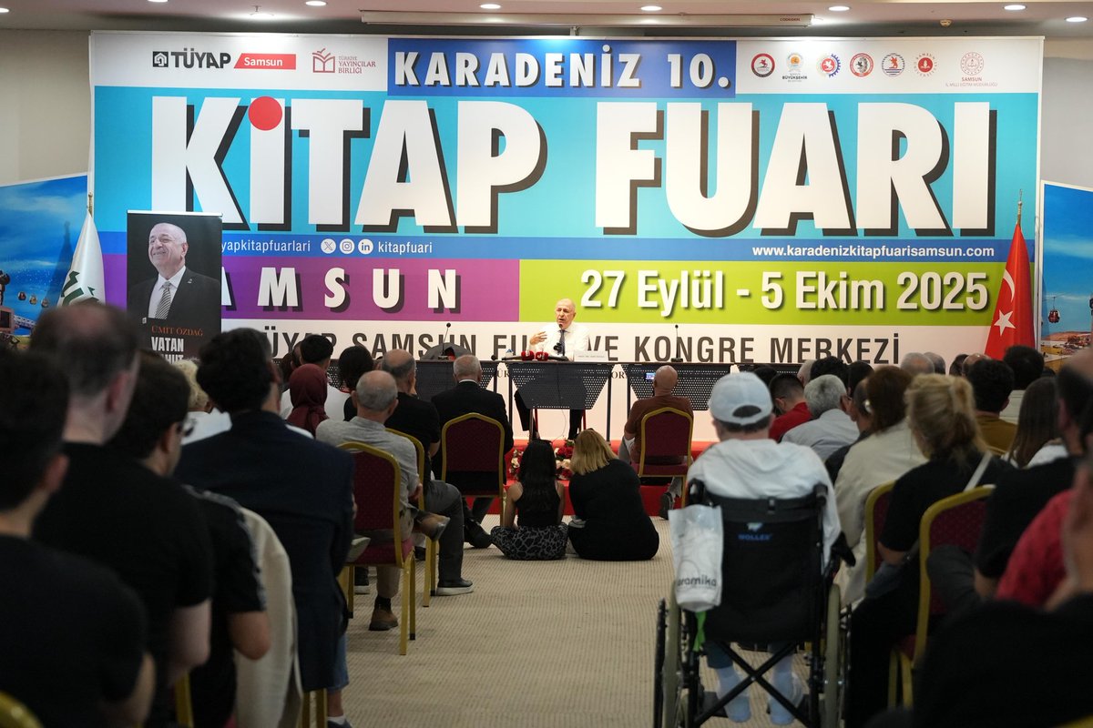 umitozdag's tweet photo. Samsun'da hem kitapsever hem vatanseverleri yurttaşlarımız ile bir aradaydık.

Kitap imzalatmak ve fotoğraf çektirmek için saatlerce sıra bekleyen tüm genç kardeşlerimi gözlerinden öpüyorum.

Sizinle birlikte her zorluğu aşacağız.

@zaferpartisi https://t.co/vGjZ7hug9b