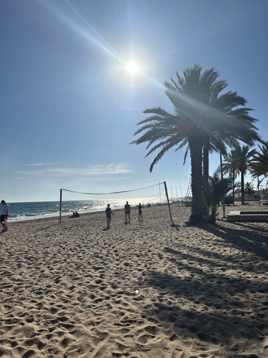 CastleMfl's tweet photo. On the beach and playing. Some students have gone for a shop and to explore safely others have chosen to read and relax. 🙌💕🇪🇸 https://t.co/VB2Lnc1892