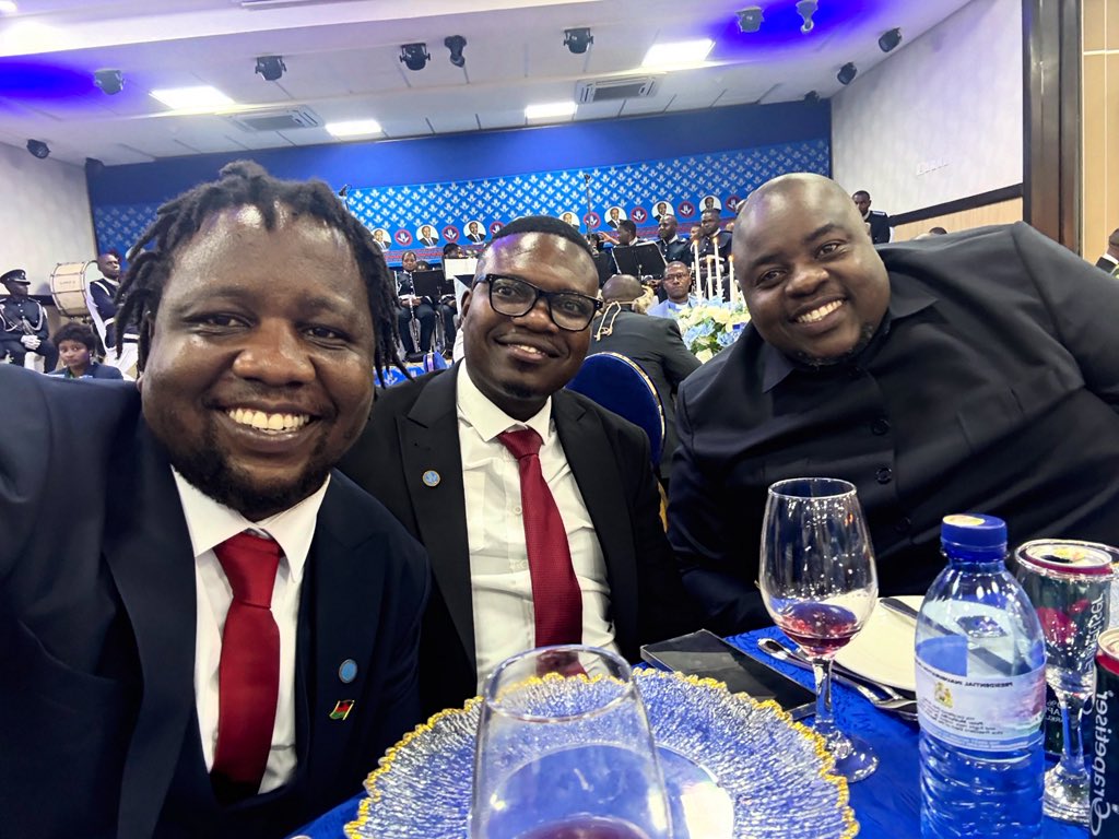 Craziedice's tweet photo. With Africas youngest Dollar Billionaire https://t.co/N1XcPioTKO