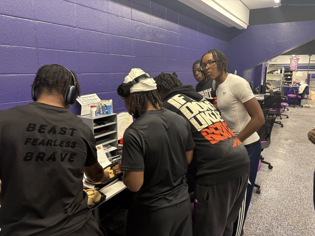 We’d like to give a huge thank you to some of our amazing Pierce teachers for bringing in cookies for our team! 

Shoutout to Ms. Sabinas, Ms. Leslie, Ms. Walker, and Ms. Bush, we truly appreciate you!