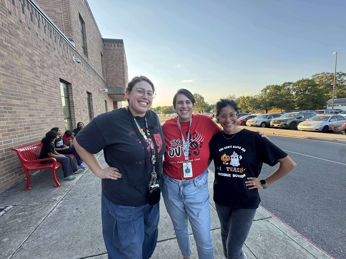 GoGoGo_Gomez's tweet photo. Another Fall Fest in the books! Amazing performances, fun booths and giving back to our community! What more could you ask for from @NISDZachry  @NISDZachryMag https://t.co/Y9gCDY4LFf