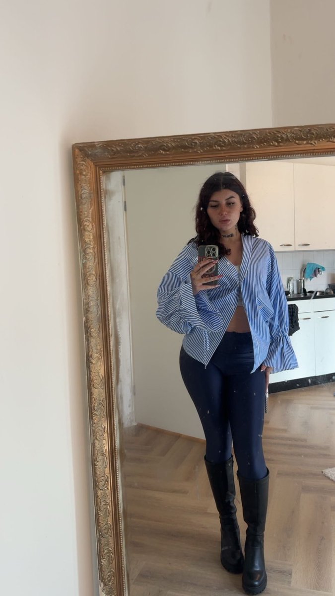 Khadiyakkj's tweet image. Welke loser gaat mijn volgende tattoo betalen? 

#findomnl #findom #netherlands