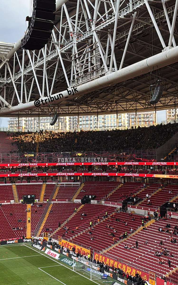 İSTANBUL’UN EN TAŞAKLISI, SAMİ YEN’DE! 😎 #KaraKartallar