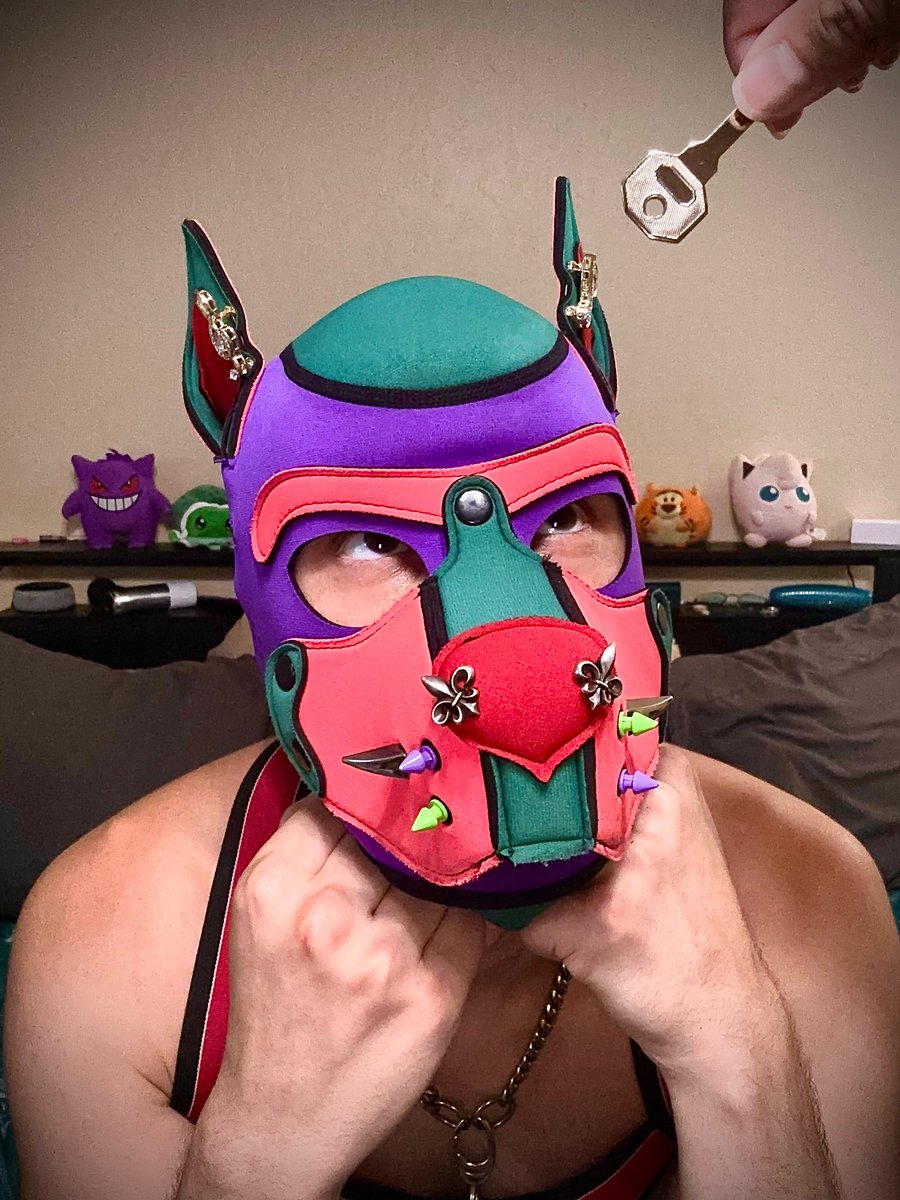 PupCapo's tweet photo. *chuckles* I’m in danger! #locktober https://t.co/jPsjpUXk6S