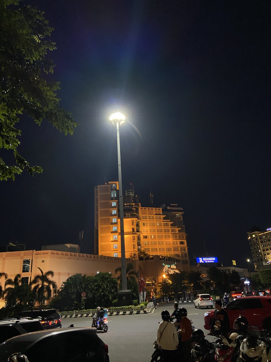 sjunshine's tweet image. life outside twitter 🧟‍♂️