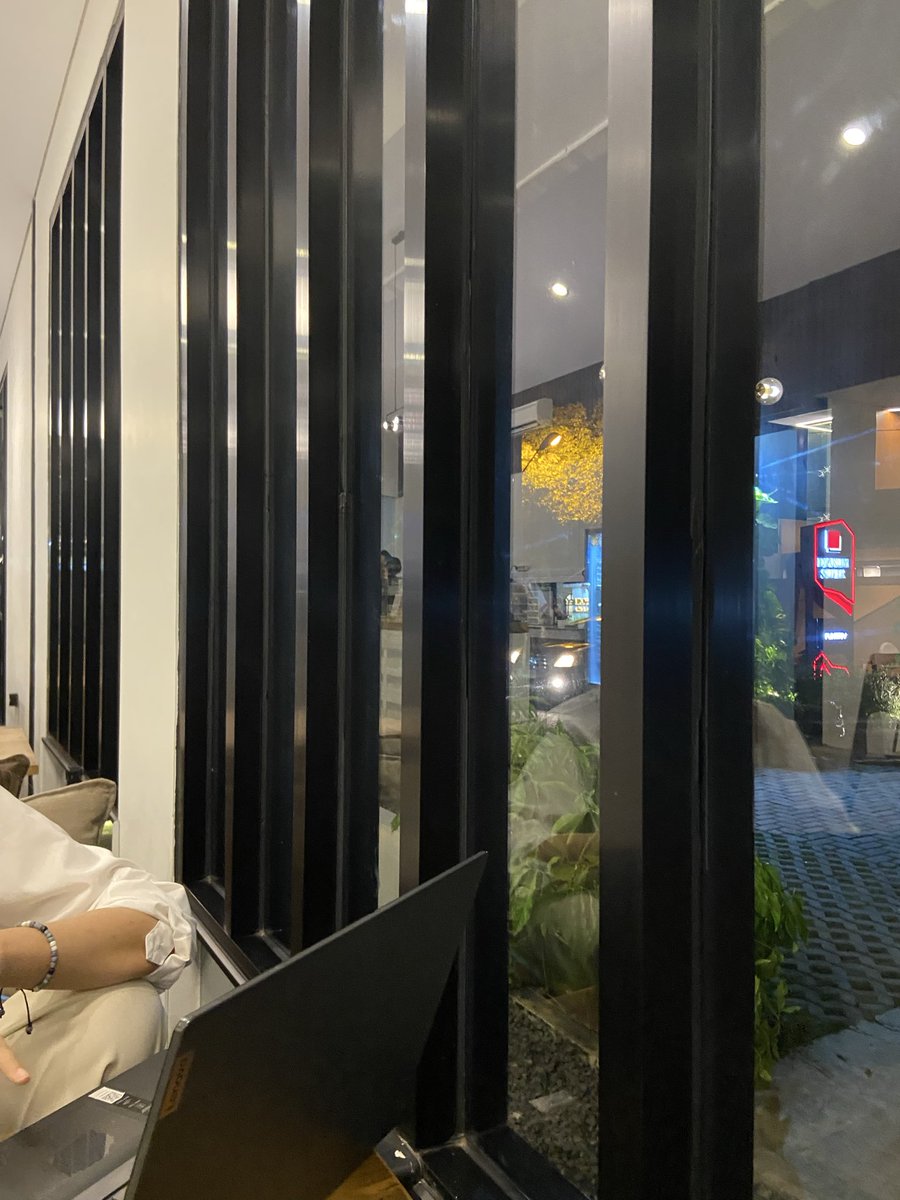 sjunshine's tweet image. life outside twitter 🧟‍♂️