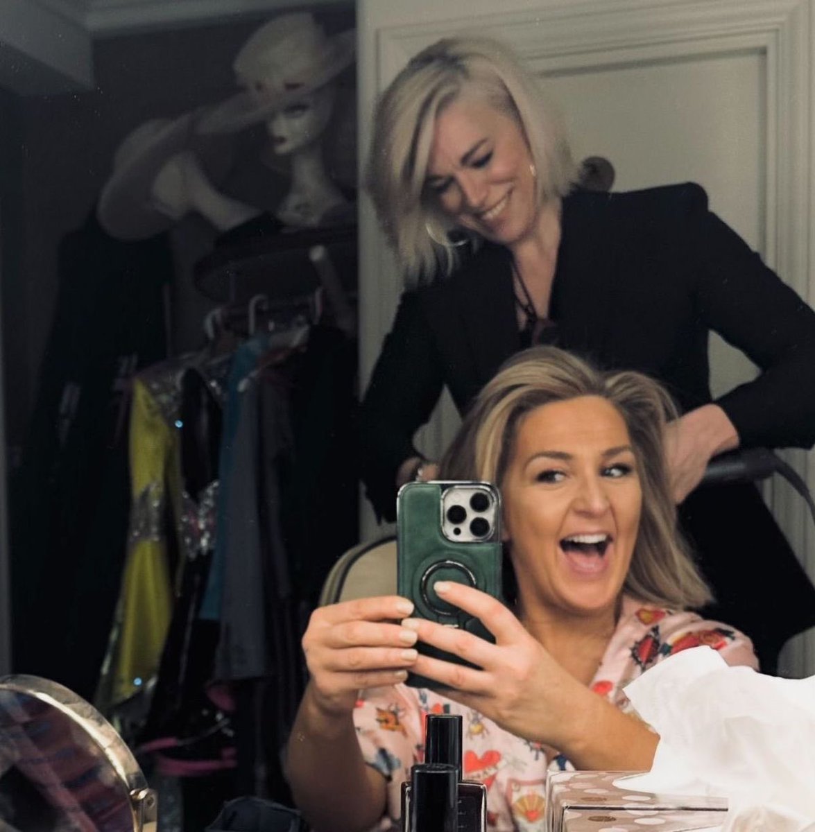 MAZZMATTHEWS's tweet image. mazzmatthews posted: my personal stylist @SASHAMATTH3WS