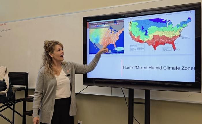 rateitgreen's tweet image. Why do homes need dehumidification in wet climates? buff.ly/In1KAPx Niki Krueger reviews how dedicated #humidity &amp;amp; #ventilation equipment affects #comfort #health #durability &amp;amp; #energy. #dehumidification #homes #HVAC #energyefficiency #SantaFe #building #greenbuilding
