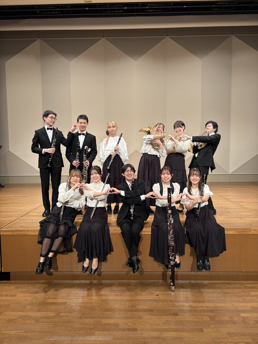 TAMAMOKUchuo's tweet photo. 無事本番が終了しました- ̗̀👏🏻 ̖́‐
身につけたアンサンブル力をいかせるようにこれからも努力を重ねていきます🌟

お越しいただいた皆様、手伝ってくださった先輩方、誠にありがとうございました！！！
11人で頑張りました❤️‍🔥 https://t.co/0dyIeGEL9h