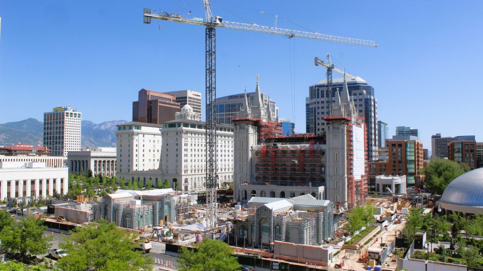 CJC_Index's tweet image. I finally live close enough to visit the Salt Lake temple again. I am so excited for the open house in 2027. I&apos;ll probably go twice!

#30DaysofLight