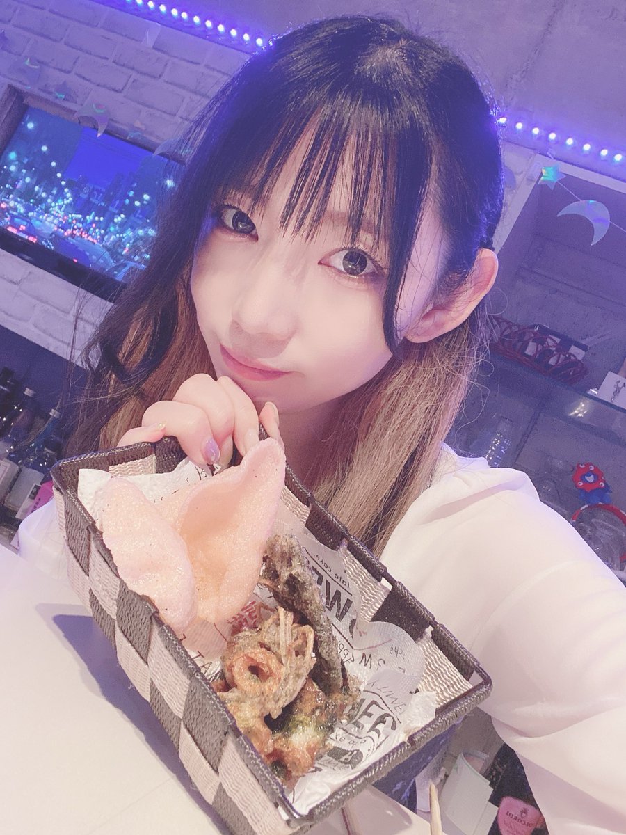 ここねBirthdayありがとですっ💕
大賑わいの生誕祭でした✨ありがとうございますっ！
おまたせしてしまった方、立ち飲みになってしまった方すみません🙇
はじめましてさん、もっとたくさんお話したかった🥲
いつメンのみんな、たくさんご協力ありがとです🙏🏻
みんなが大好きっ💕