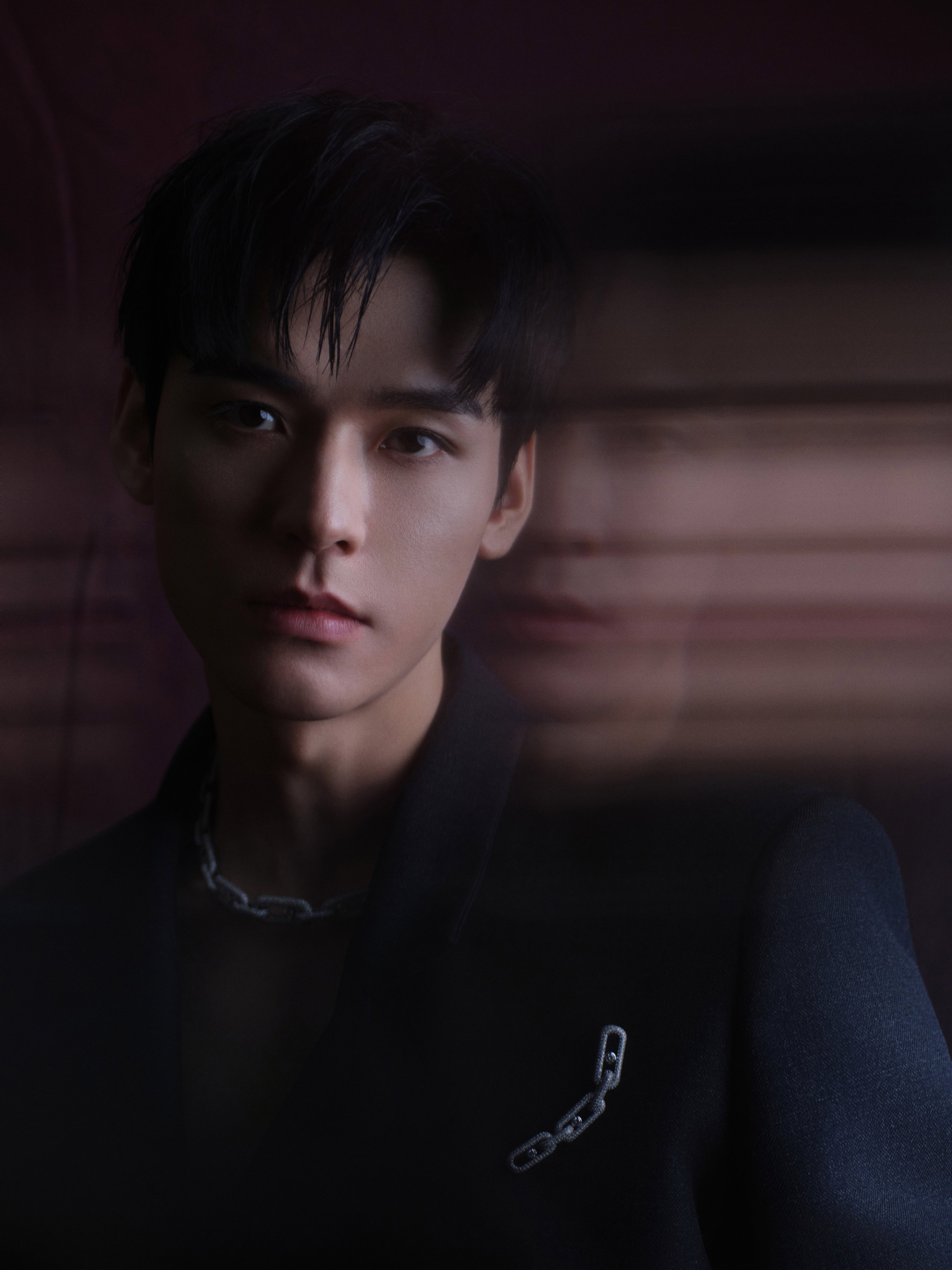 希少 張哲瀚 龚俊 写真集　15 Amazon.co.jp: 山河令 張哲瀚 龔俊 BAZAAR 写真集 : ホーム