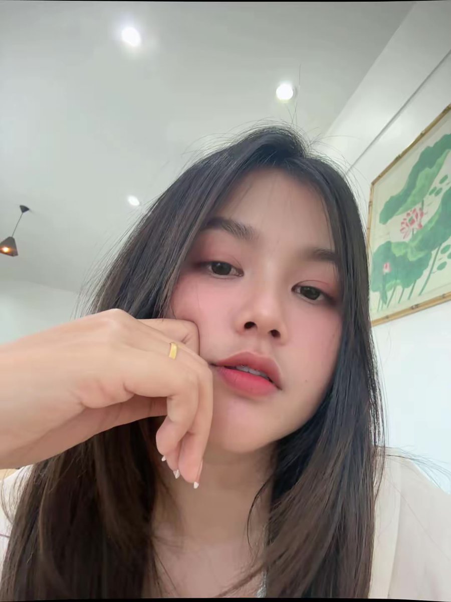 นิ เนย tweet media
