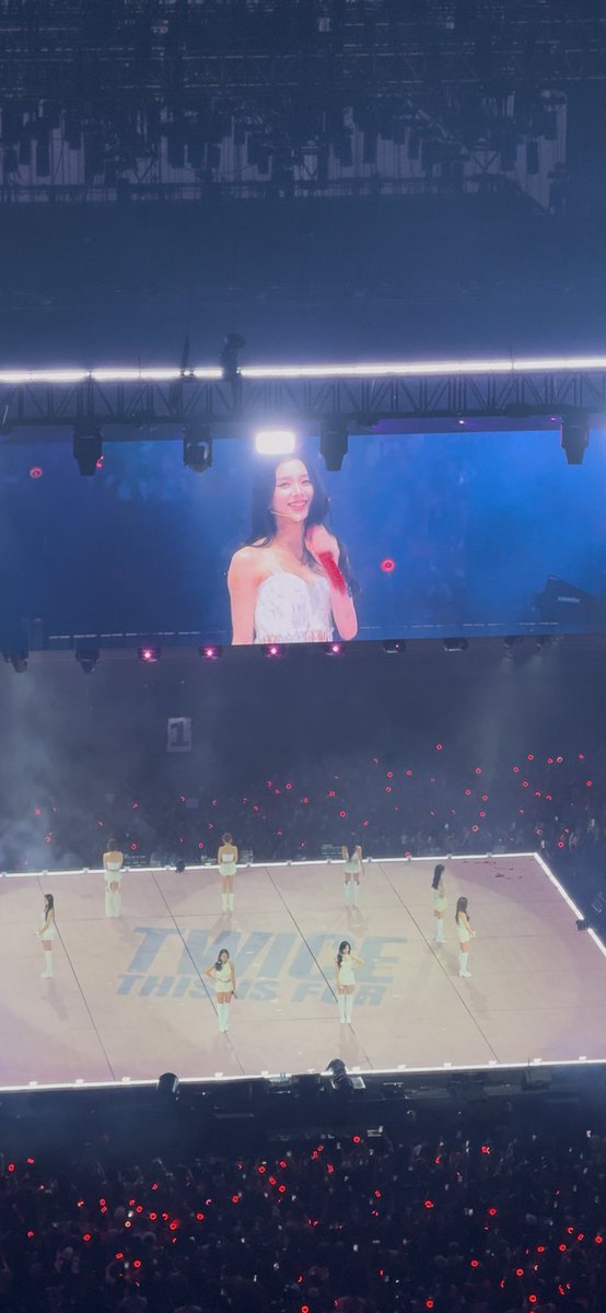 chaesauce's tweet photo. i'm going to make sure that i will always see you at every tour you will do. stay healthy and happy, i love you my og girlies 💗 miss you jeongyeon!! @JYPETWICE 

#TWICE_THISISFOR_WORLD_TOUR_BULACAN https://t.co/vmpEG10HdB