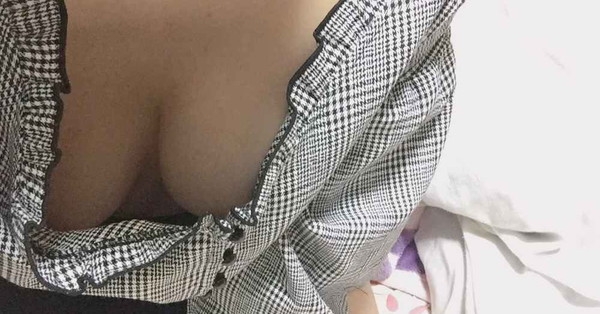 DorothyCla37748's tweet photo. なめられるの好きな変態でゴメンなさい。 https://t.co/ZcGmGQ0XbC