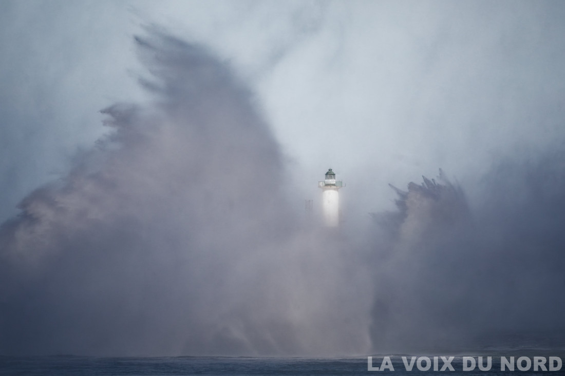 Météo France a placé le Pas-de-Calais en vigilance orange vents violents ce samedi jusqu’à 19h. Ici sur la digue Carnot vers 14h. #tempete #meteo #weather #tempeteamy