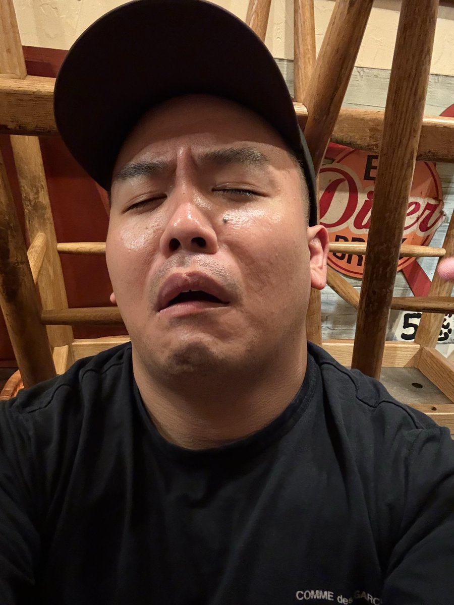 本日は御来場ありがとうございます😭
今月の21日も独演会ありますので是非！
ネタ卸しの予定ですので頑張ります💪

疲れきってダウン…

明日は小田原のお寺で落語会！頑張ります！
季節の変わり目なんで皆様も体調お大事に
おやすみ😴