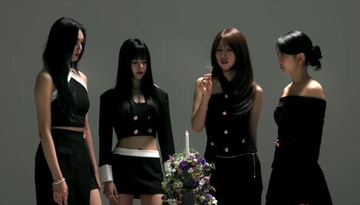 #EVERGLOW plans to release a mini album in January or February 2026. Songs for the mini album are currently being compiled and preparations are underway.