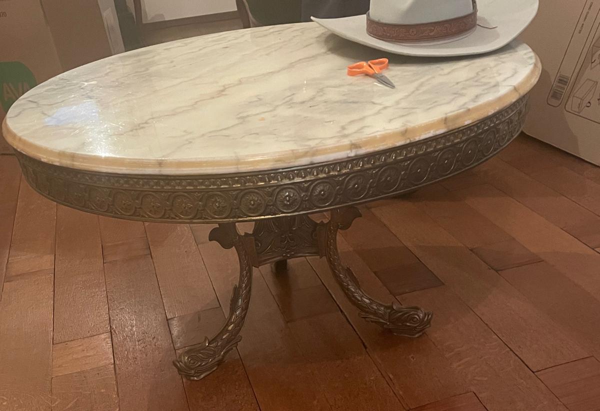marketplace24BE's tweet image. table basse, marbre: Jolie table basse, plateau en marbre, meuble de style dlvr.it/TNT9hP #tablebasse #marbre #meuble #designintérieur #déco