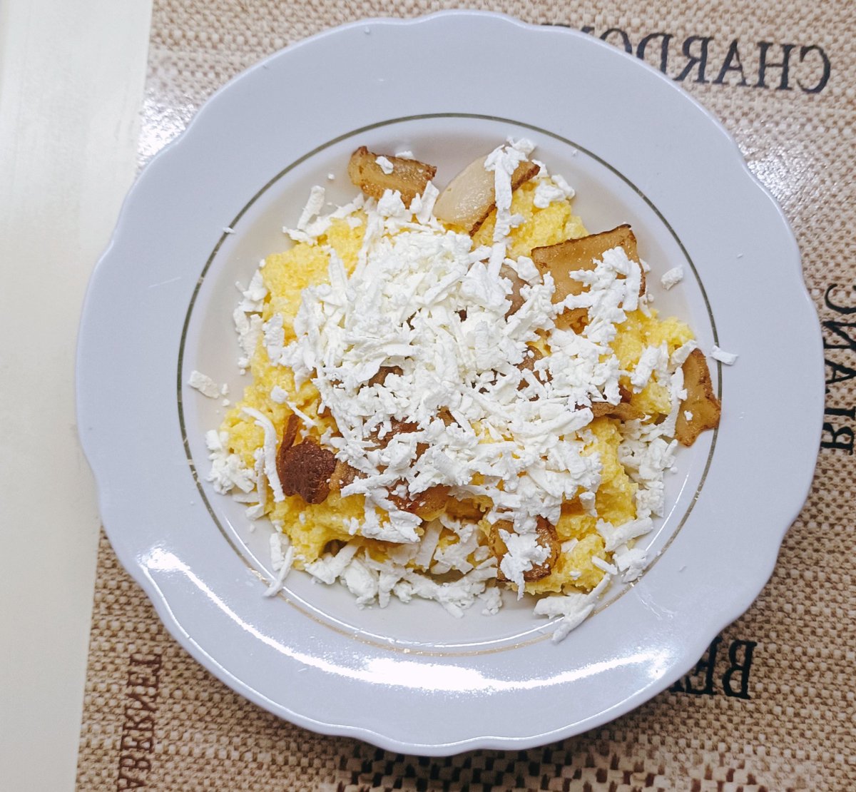 Мій перший у житті домашній банош
Вийшло краще, ніж я сподівалася взагалі