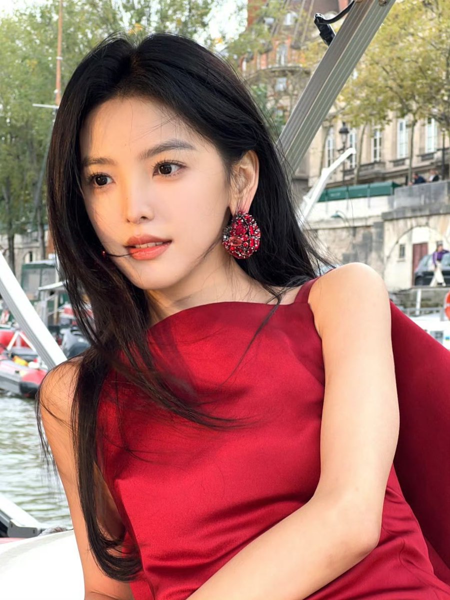 ruonanfiles's tweet photo. 📸 251004 Zhang Ruonan Studio Update for Paris Fashion Week

#ZhangRuonanxGivenchy #ZhangRuonanPFW2025 #ZhangRuonan #章若楠 #GivenchySS26 https://t.co/WbLX0aOEkh