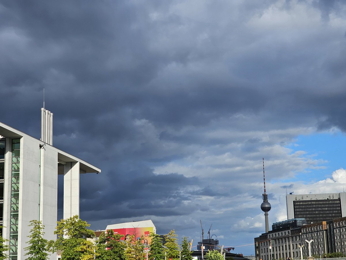 ShadowDWolf's tweet image. Stormy skies because #WhyNot @DailyPicTheme2