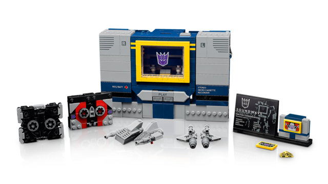 brickunited1's tweet photo. Transform your space with the LEGO® ICONS™ Transformers: Soundwave set. This stunning 1,505-piece kit features iconic sound effects and transforms into a cassette player! Perfect for fans and collectors! Learn more: https://t.co/QBTrPeGFvz #LEGO #Transformers #Collectibles https://t.co/0TzquWXR6T