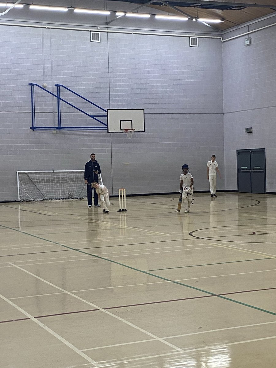 DFCALtd's tweet photo. Week 1 action of our #DFCA #BYCL Under 15s Indoor Cricket League!
Game 2: @CarsonsMangCC vs @BStokeAlmondsCC
#IndoorCricket #Fun #development #outsideofschool #social #team https://t.co/qMWoirucmO