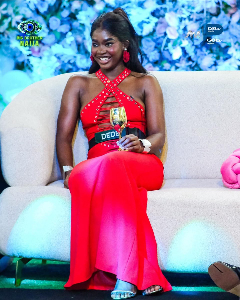 svnflwerrr's tweet image. Dede! What a babe! She&apos;s 10/10. Dedelicious 🍭💯🔥❤

#BBNaija10 #BBNaija