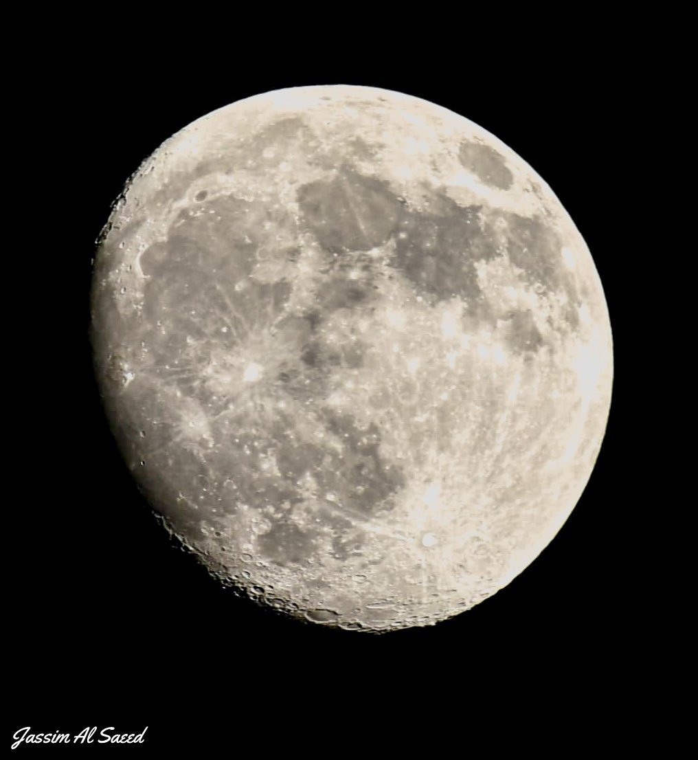 القمر مساء اليوم بسماء مدينة #صفوى
ويتعبر 4من أكتوبر الليلة الدولية لرصد القمر وتمثل فرصة مثالية للرصد الفلكي، حيث سيكون القمر في طور ”الأحدب المتزايد وإظهار تفاصيله