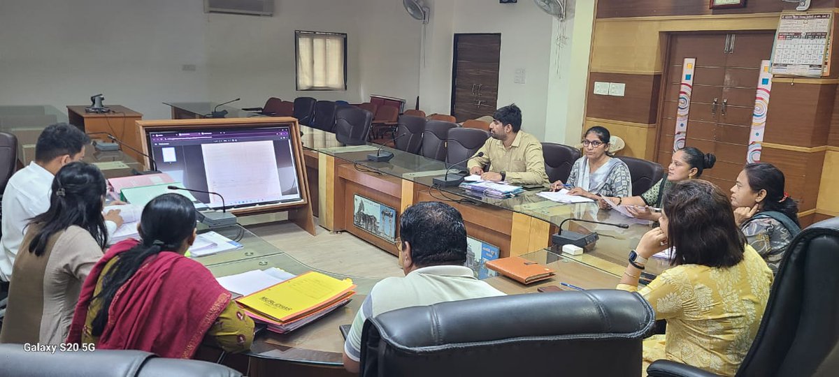 આજ રોજ મહેસાણા -૩, કુકરવાડા, વડનગર ઘટકની ગ્રીવેન્સ સુનાવણી કામગીરી જીલ્લા કક્ષાએ કરવામાં આવી. જેમાં માન.જીલ્લા વિકાસ અધિકારીશ્રી,po મેડમશ્રી ઉપસ્થિત રહ્યા હતા.
#ICDS_Mehsana 
<a href="/ddo_mehsana/">DDO Mehsana</a> 
<a href="/POICDSMehsana/">ICDS PO MEHSANA</a>
<a href="/BhanubenMLA/">Bhanuben Babariya</a> 
<a href="/CollectorMeh/">Collector Mehsana</a> 
<a href="/Rakesh_gujIAS/">Rakesh Shankar</a> 
<a href="/RanjitIAS/">Dr. Ranjit Kumar Singh, IAS</a>